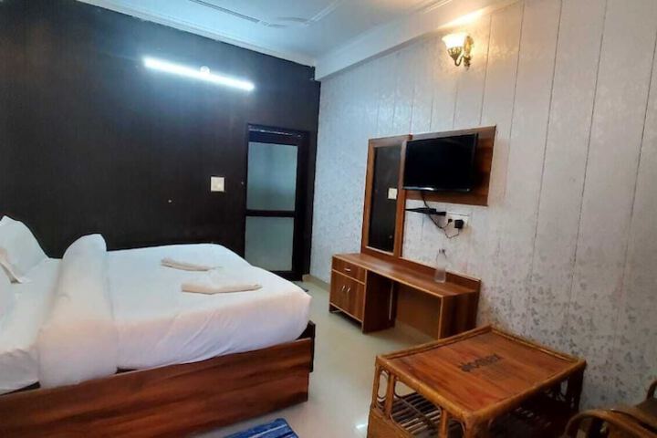 Room 17 of 22