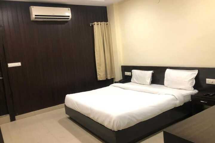 Room 5 of 37
