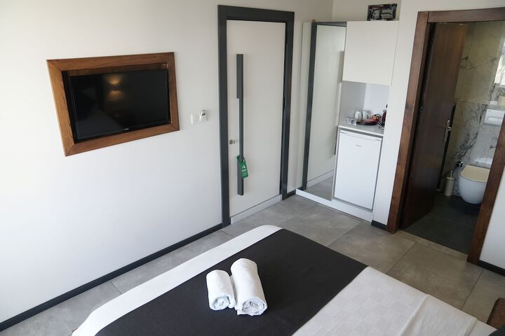 Room 13 of 35