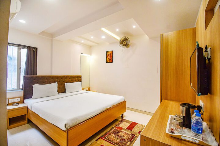 Room 21 of 34