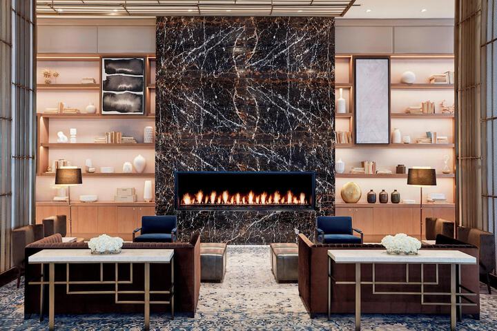 Lobby lounge