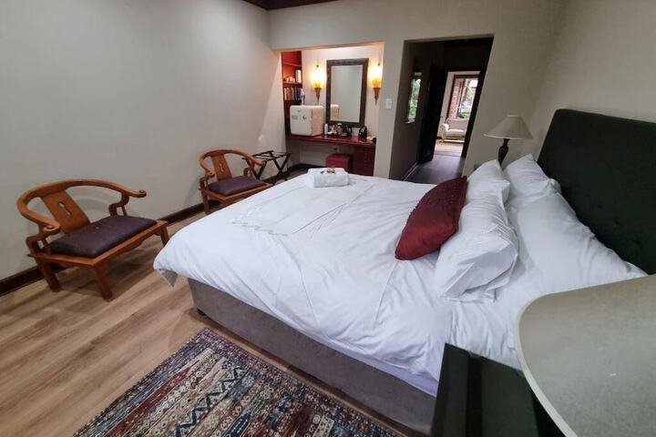 Room 3 of 52