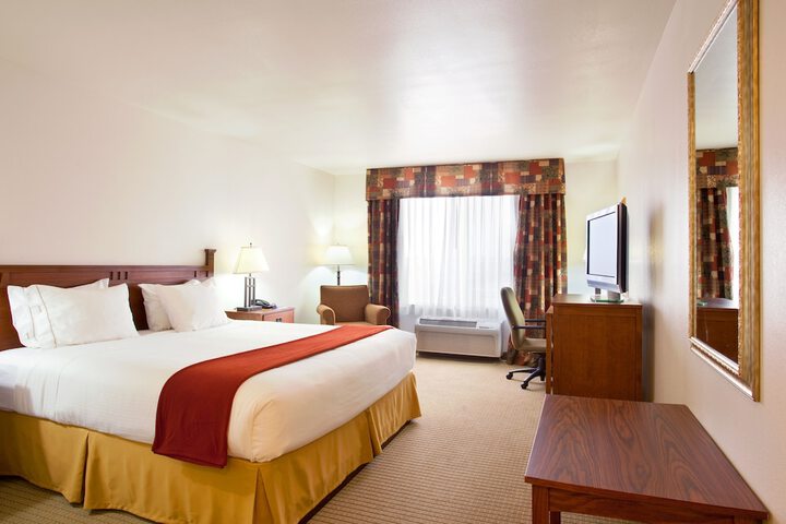 Room 13 of 28