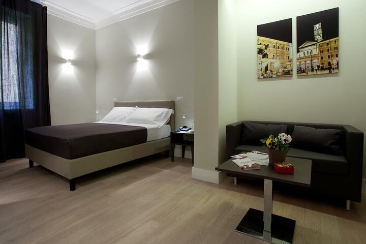 Room 8 of 19
