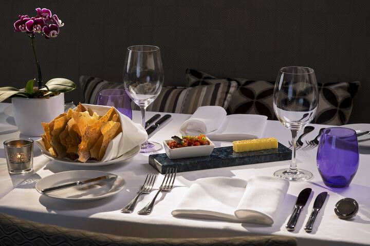 Dining 132 of 256