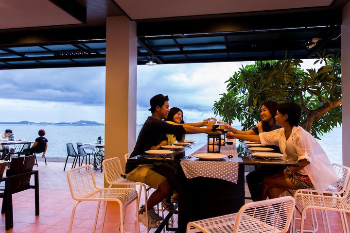 Dining 49 of 77