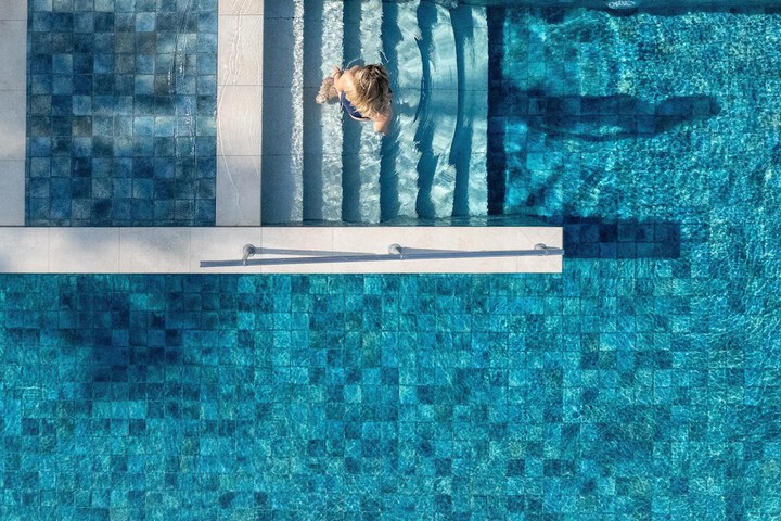 Pool 94 of 245