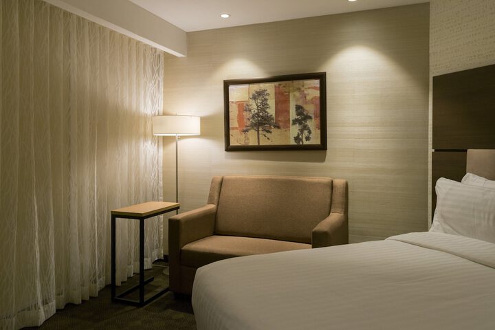 Room 14 of 96