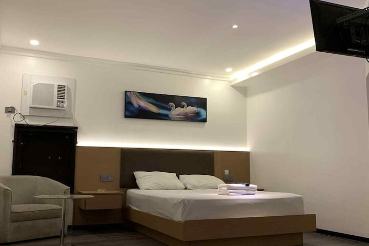Room 2 of 9