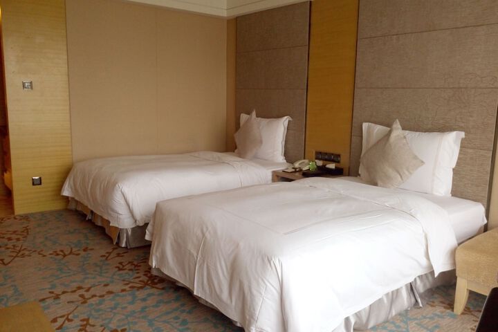 Room 9 of 43