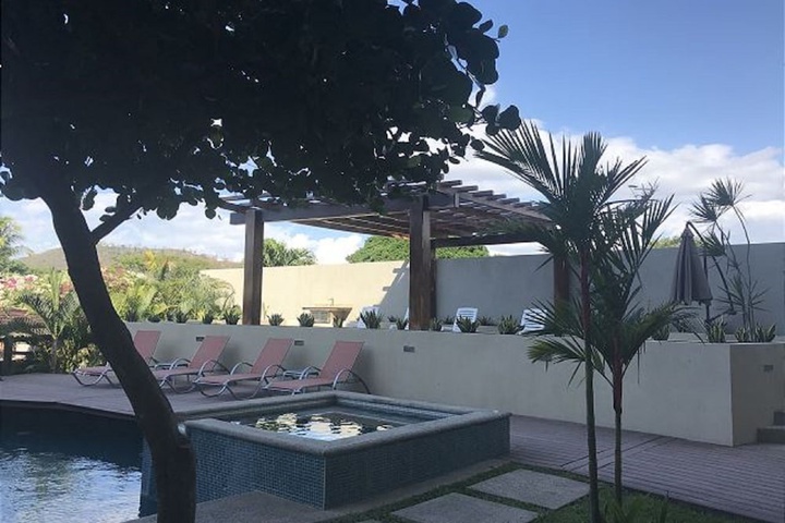 Pool 9 of 16