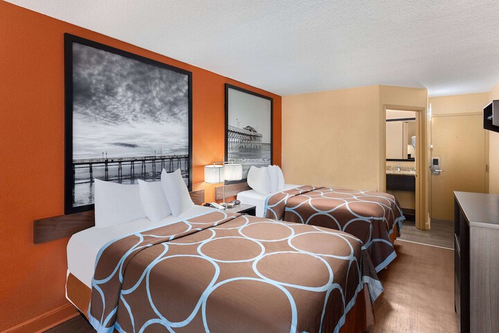 2 Double Beds (5 of 7)