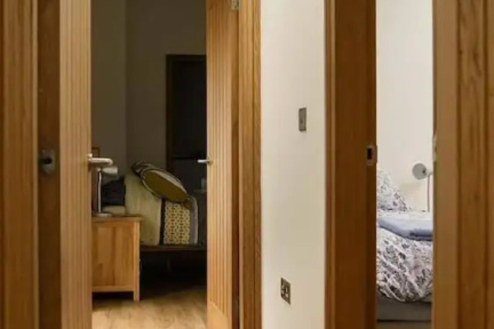 Room 4 of 11