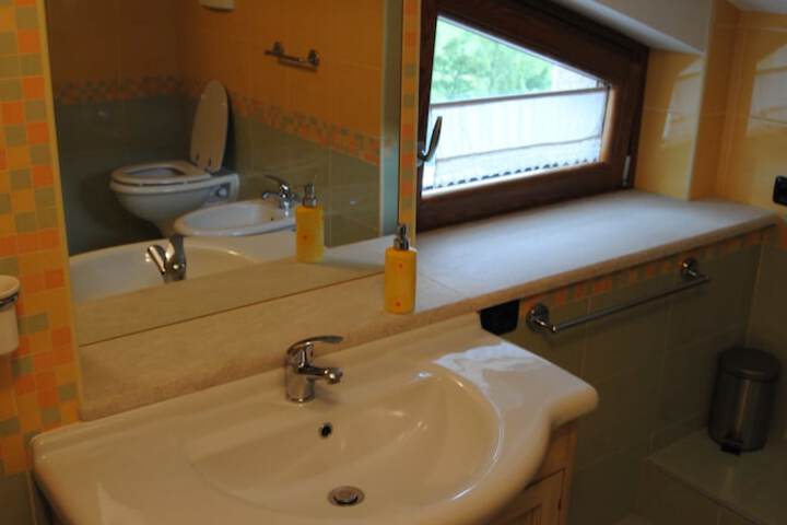 Room 15 of 46