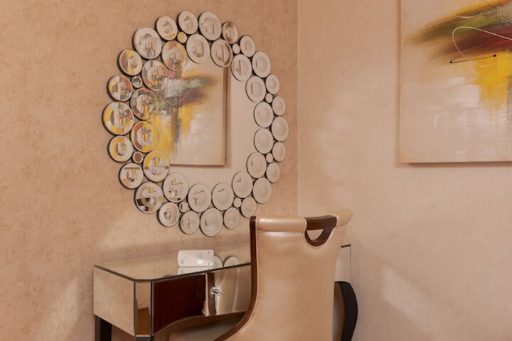 Room 6 of 33