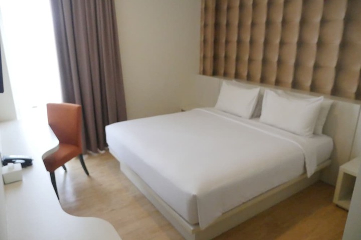 Room 11 of 29