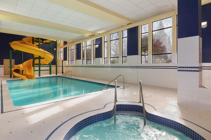 Hotel with Pool