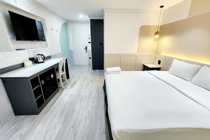 Room 28 of 58