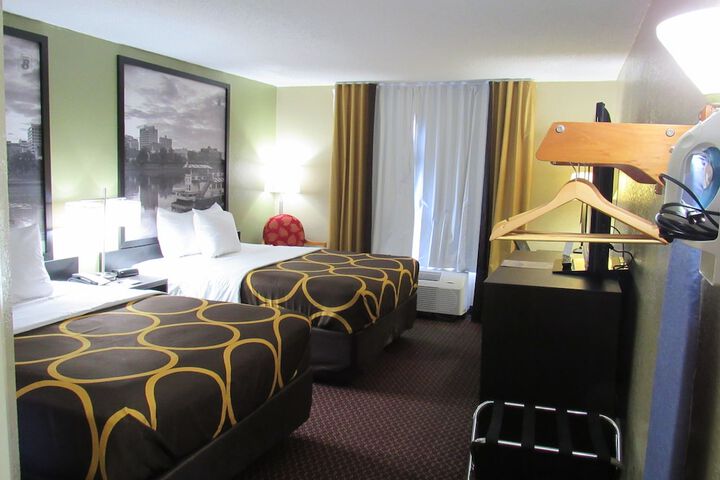 2 Queen Beds (11 of 18)