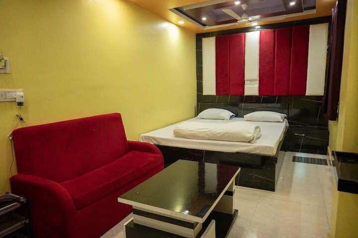 Room 2 of 17