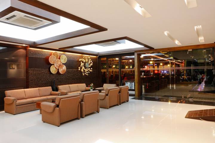 Entrance & Lobby