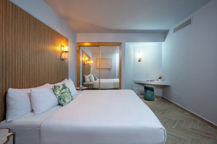Room 36 of 108