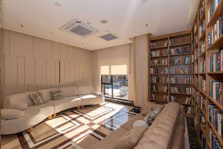 Room 52 of 74