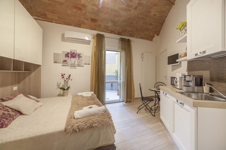 Room 2 of 17