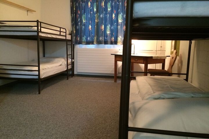 Room 18 of 128