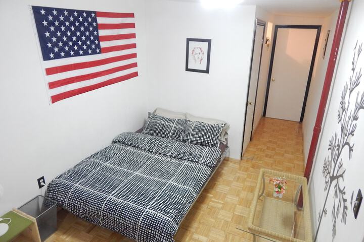 Room 11 of 24