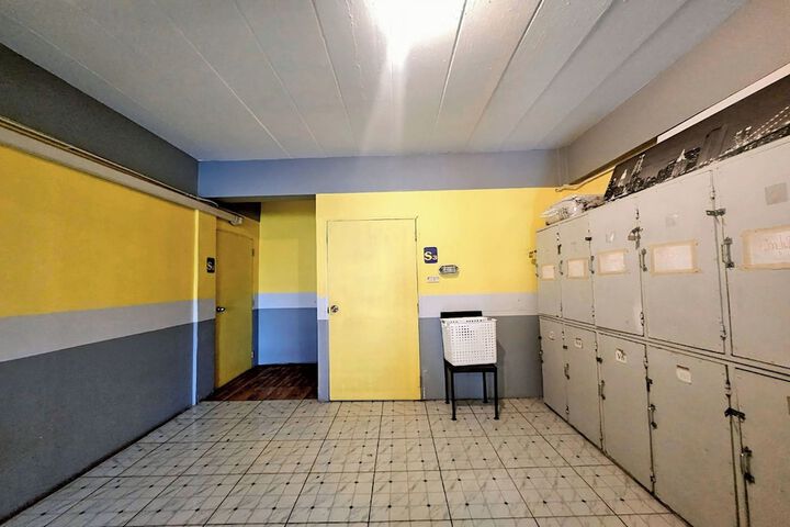 Room 74 of 94