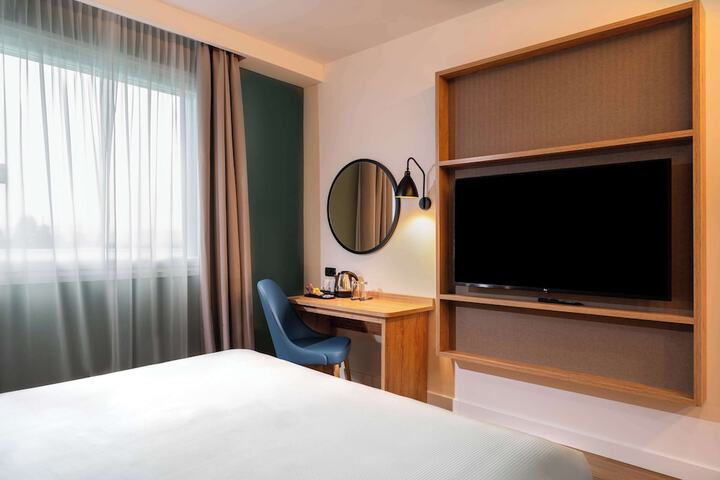 Room 15 of 43