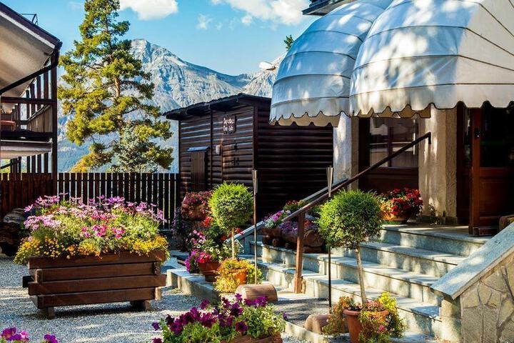 Hotel Entry