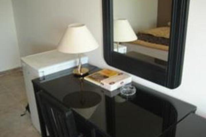 Room 4 of 6