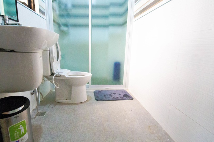 Room 44 of 80