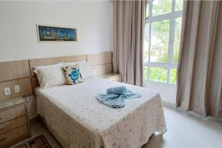 Room 5 of 18