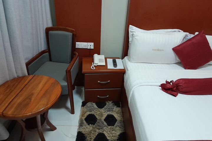 Room 13 of 119