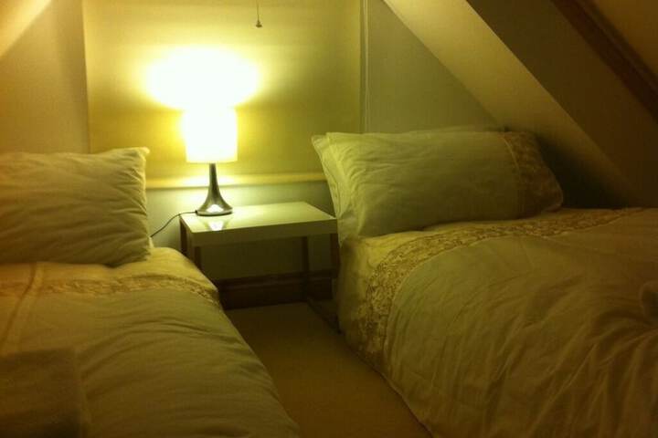 Room 5 of 43