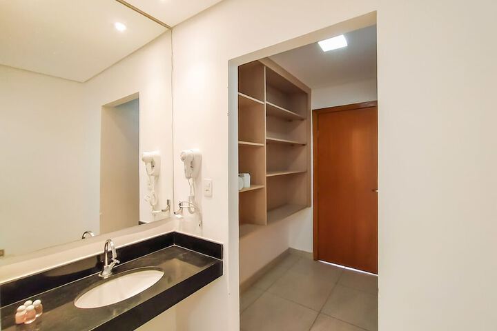 Room 43 of 145