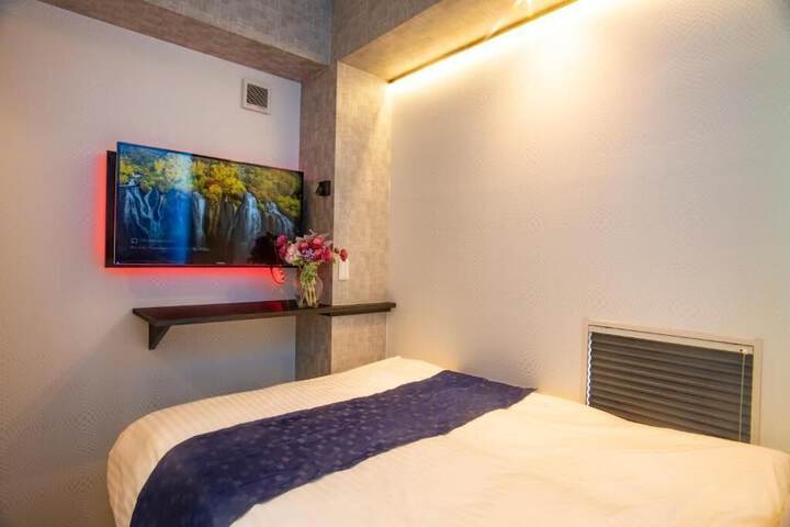 Room 12 of 26
