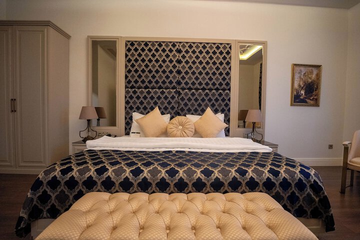 Room 4 of 34