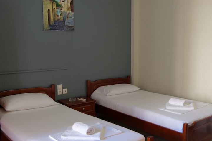 Room 26 of 48