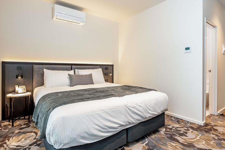 Room 18 of 25