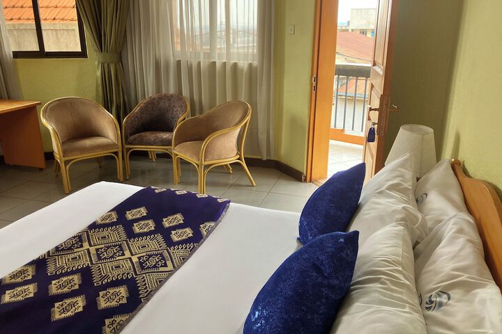 Room 22 of 37