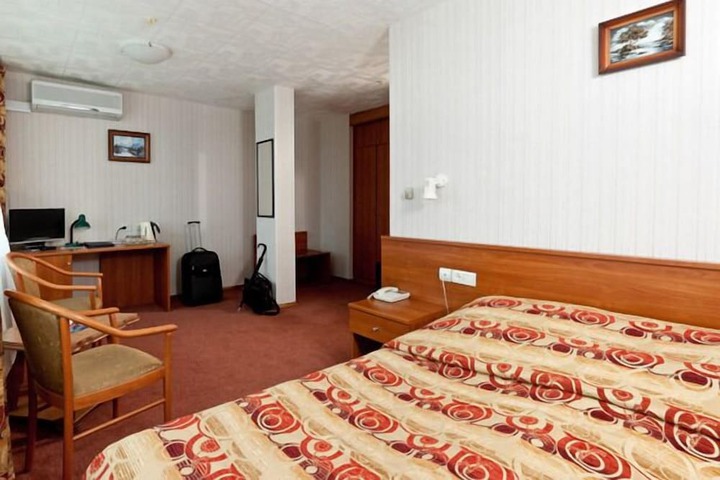 Room 17 of 99