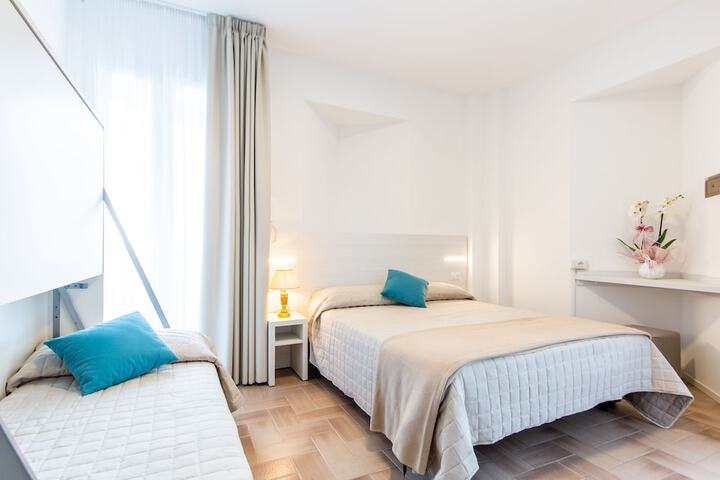 Room 45 of 114