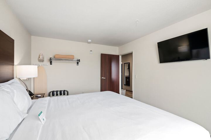 Room 33 of 79