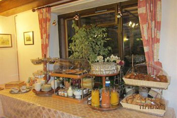 Breakfast/Coffee Service 14 of 68