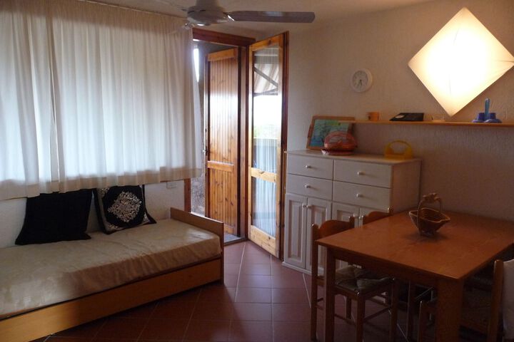 Room 12 of 33