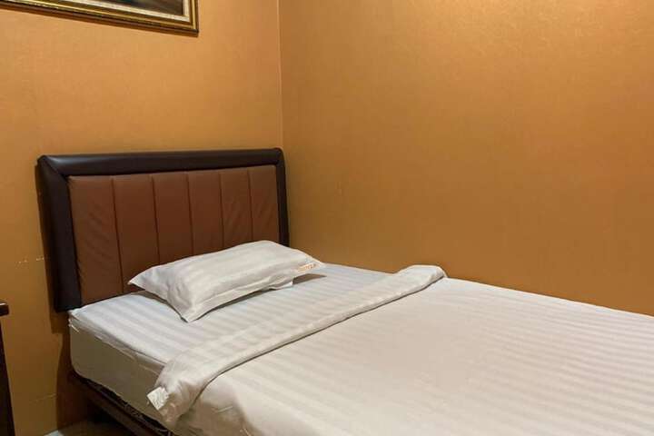 Room 30 of 63